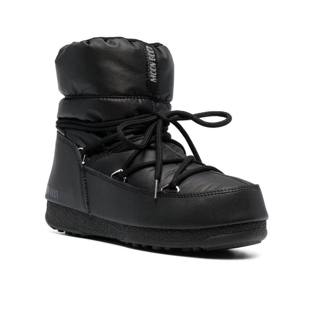 Moon Boots - Protecht Low Black
Size 38/ US 8